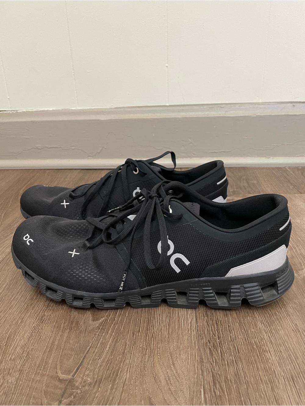 On Cloud X 3 Men’s Running Shoes Size 10.5 Black Athletic Gym Training 60-98705